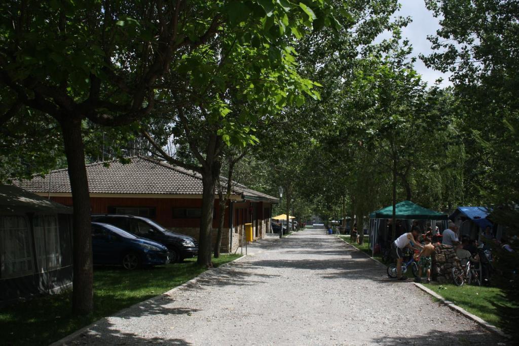 Bungalows Conca De Ter Vilallonga de Ter Esterno foto